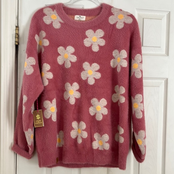 Simply Southern NWT Fuzzy Pink Mauve Daisy Sweater - Picture 1 of 4